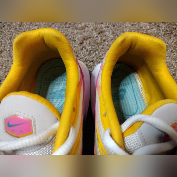 Nike Women's Air Max Plus Premium White Tropical Twist Sneakers 8.5 - Picture 12 of 12